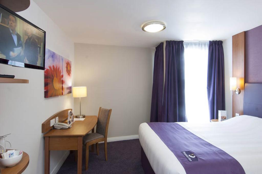 Premier Inn Edinburgh Central 客房 照片