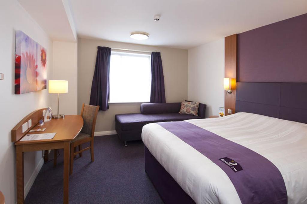 Premier Inn Edinburgh Central 客房 照片