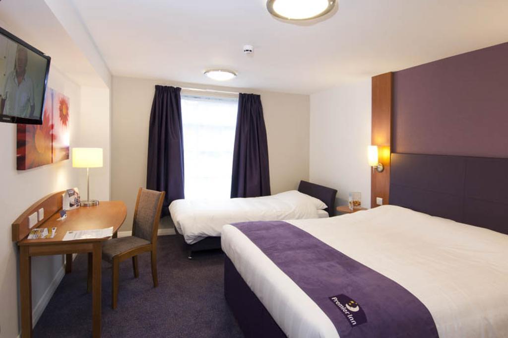 Premier Inn Edinburgh Central 客房 照片