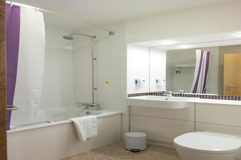 Premier Inn Edinburgh Central 客房 照片